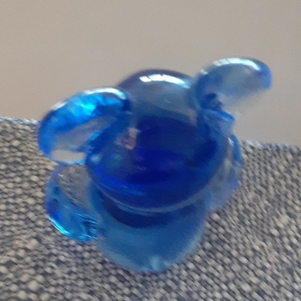 US Commemorative Fine Art Gallery Blue Koala Bear Figurine. 3.5" by 2.5". - Picture 4 of 8
